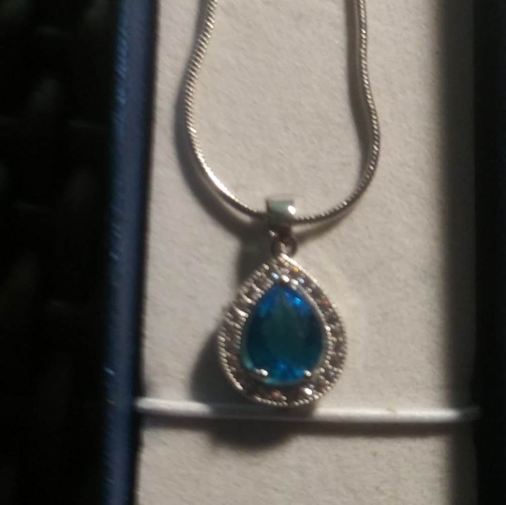12" SILVER NECKLACE WITH PEAR SHAPED BLUE TOPAZ
